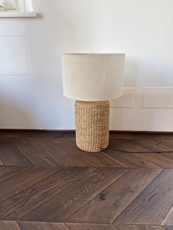 Seagrass table lamp